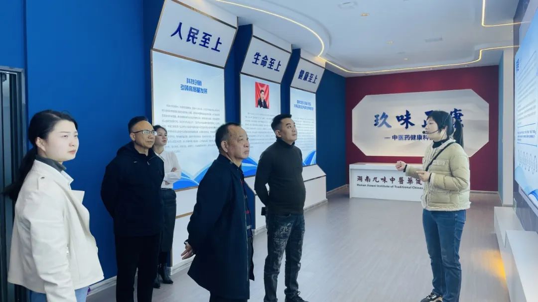 種下梧桐樹，引得鳳凰來