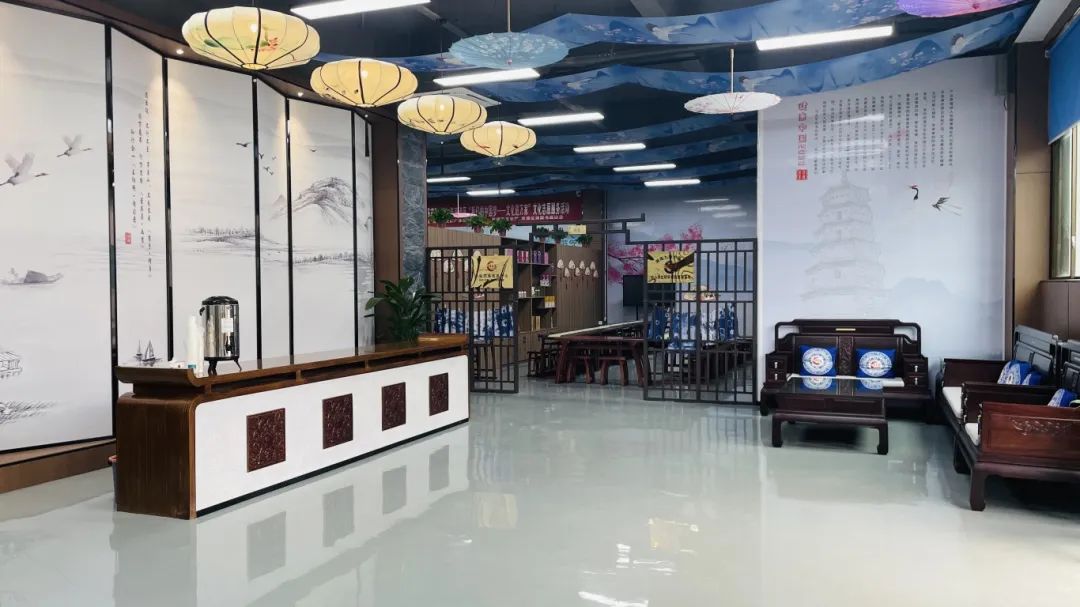 種下梧桐樹，引得鳳凰來