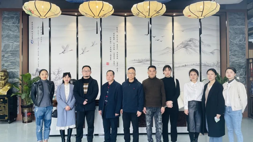 種下梧桐樹，引得鳳凰來